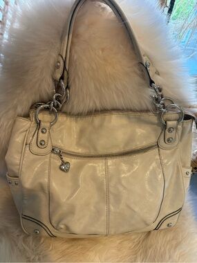 Y2K Kathy Van Zeeland Cream / Bone slouchy Shoulder Tote Bag with Heart Charm